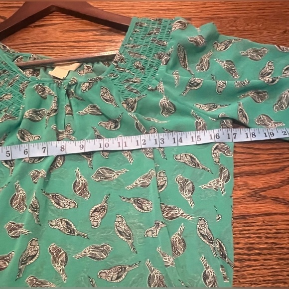 Banana Republic Women’s Blouse size XS green birds print - Picture 6 of 7